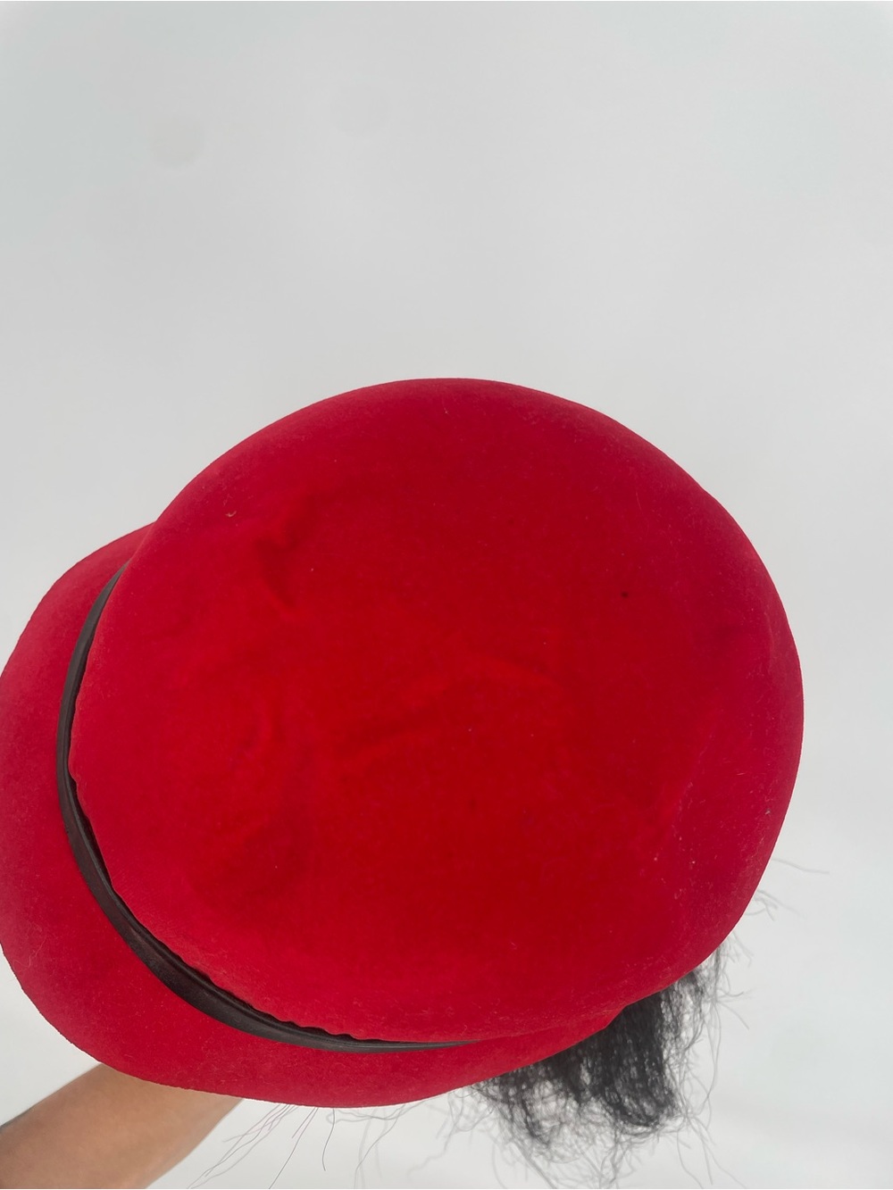 60s Mr. John Juniorette Red Riding Hat W Black Contrasting Trim & Chin Strap - Picture 10 of 11